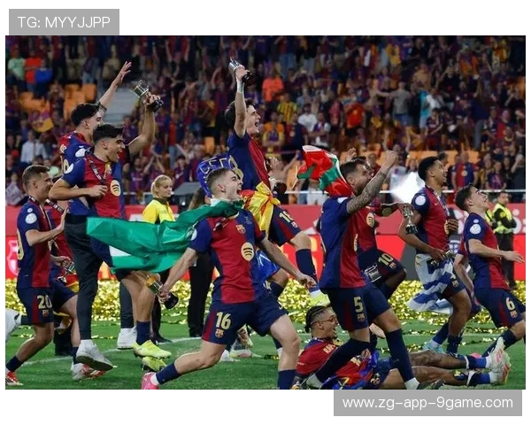 巴萨三人包夹断球瞬间转攻，佩德里直塞节奏完美