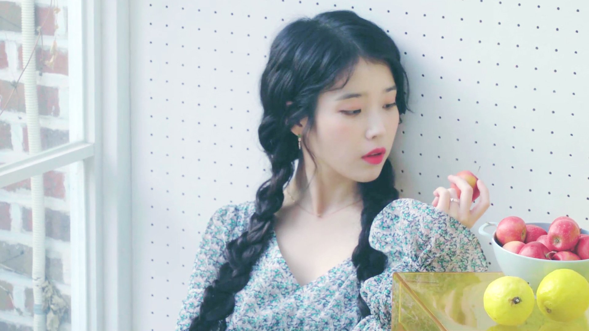 男子200米蝶泳选手表现稳定，男子两百米蝶泳