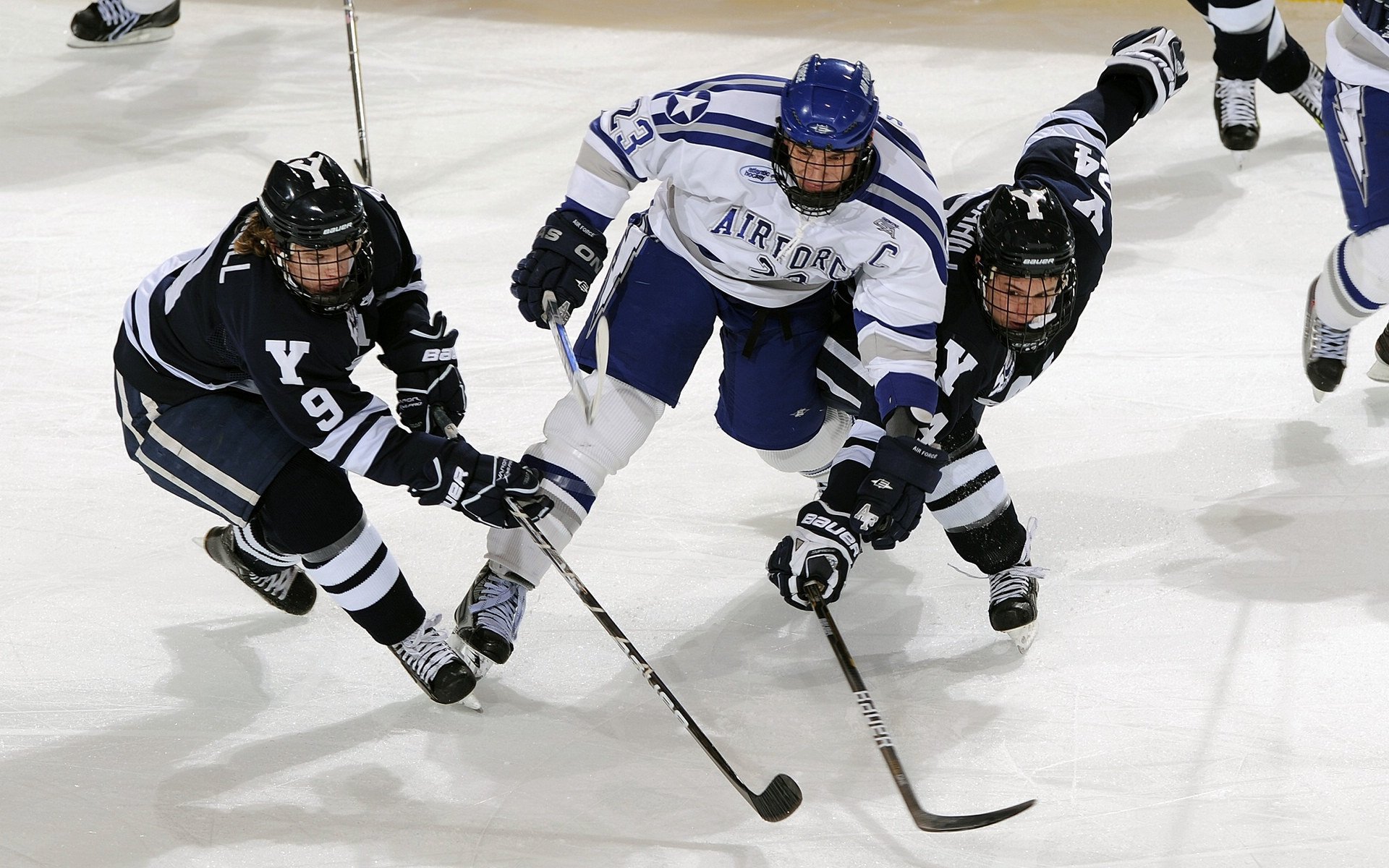世界杯：有国家政府提醒“注意工作纪律 不要整天沉迷看球”